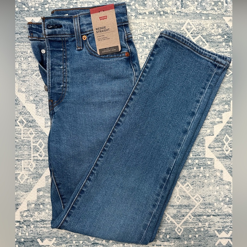 NWT Levi’s Wedgie Straight Jeans